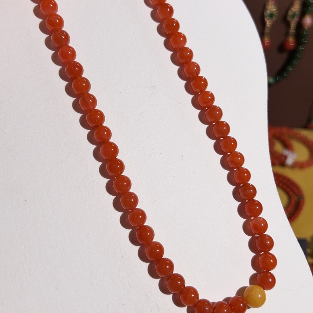 南红玛瑙颈饰未镶嵌