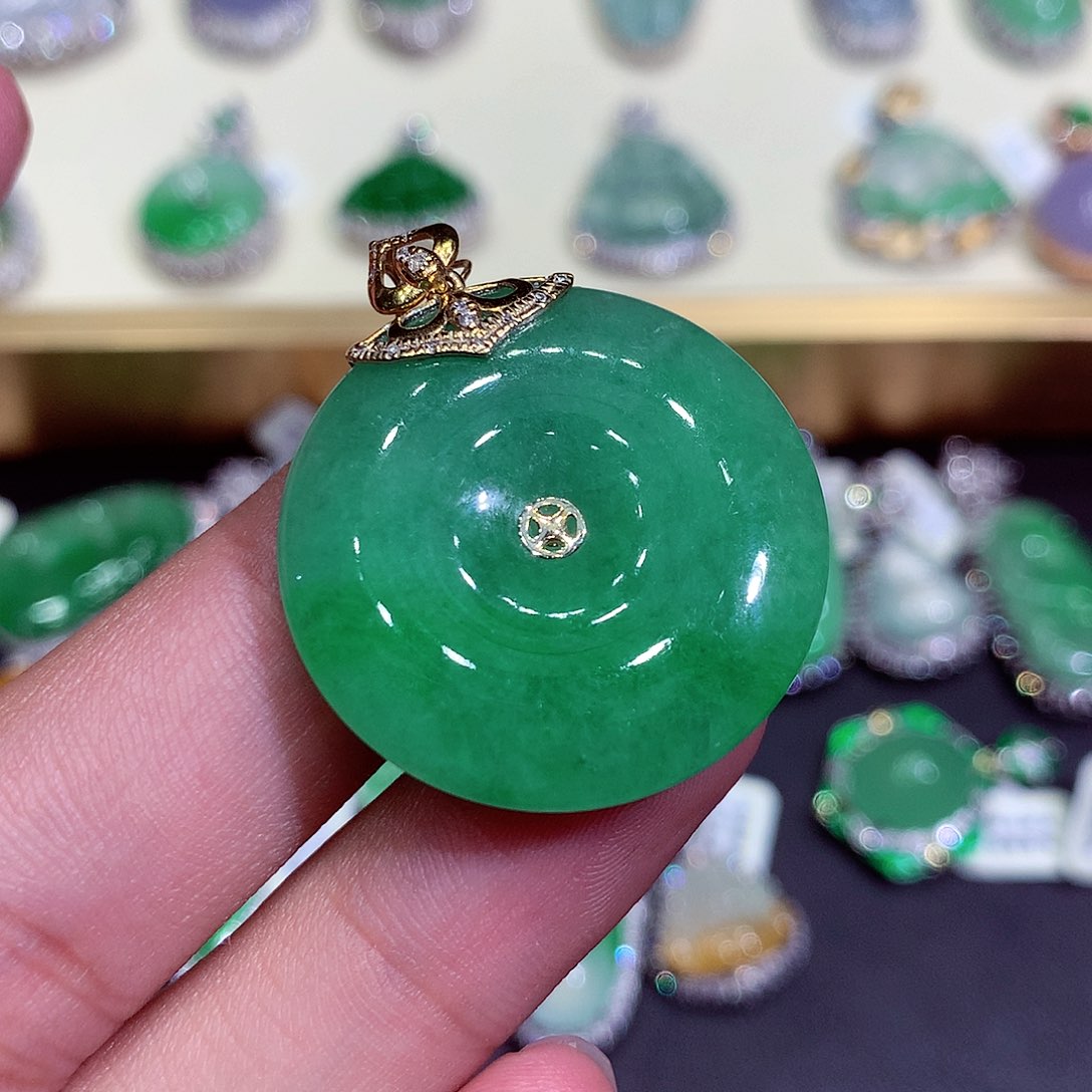 翡翠吊坠(不含链)18K金镶嵌