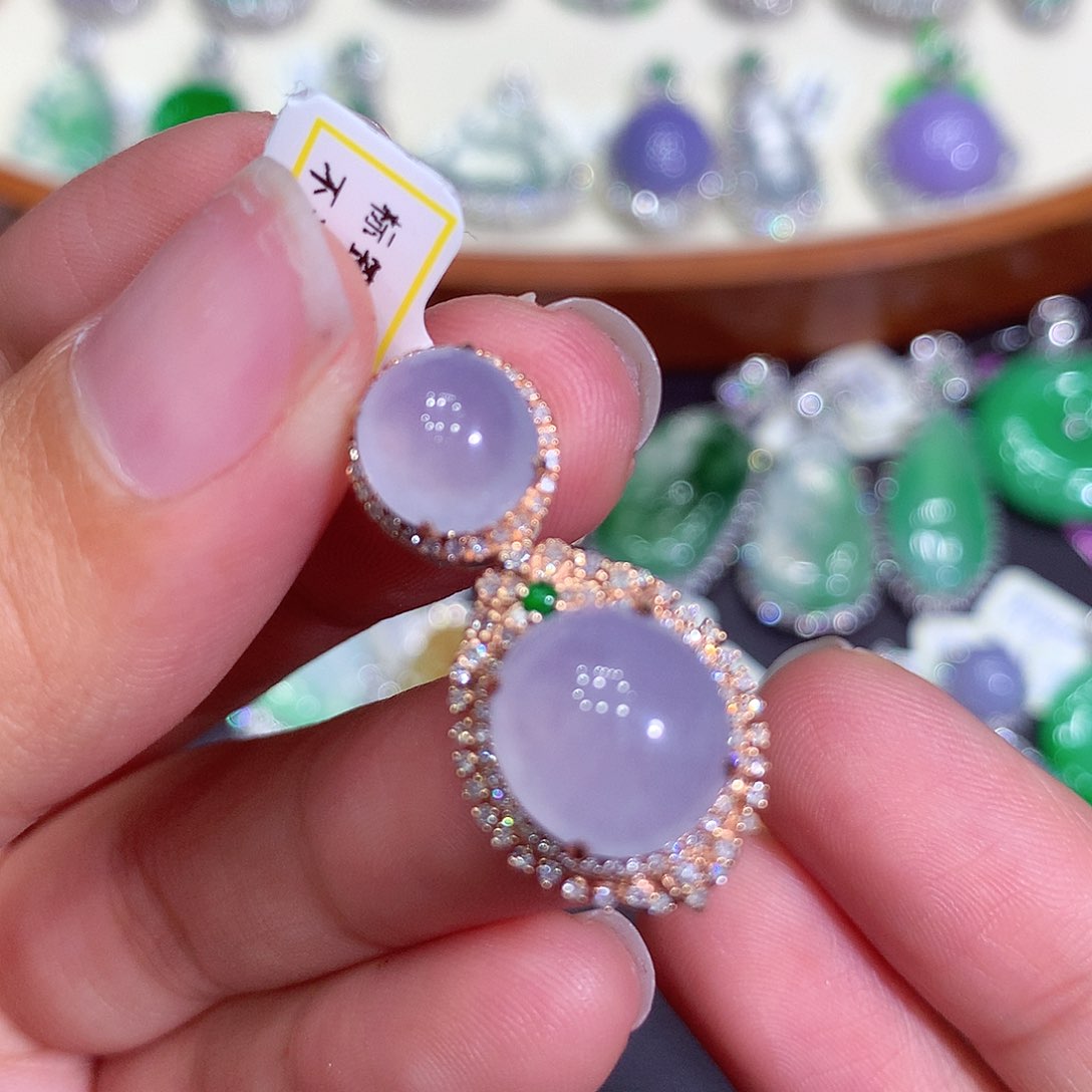 翡翠吊坠(不含链)18K金镶嵌