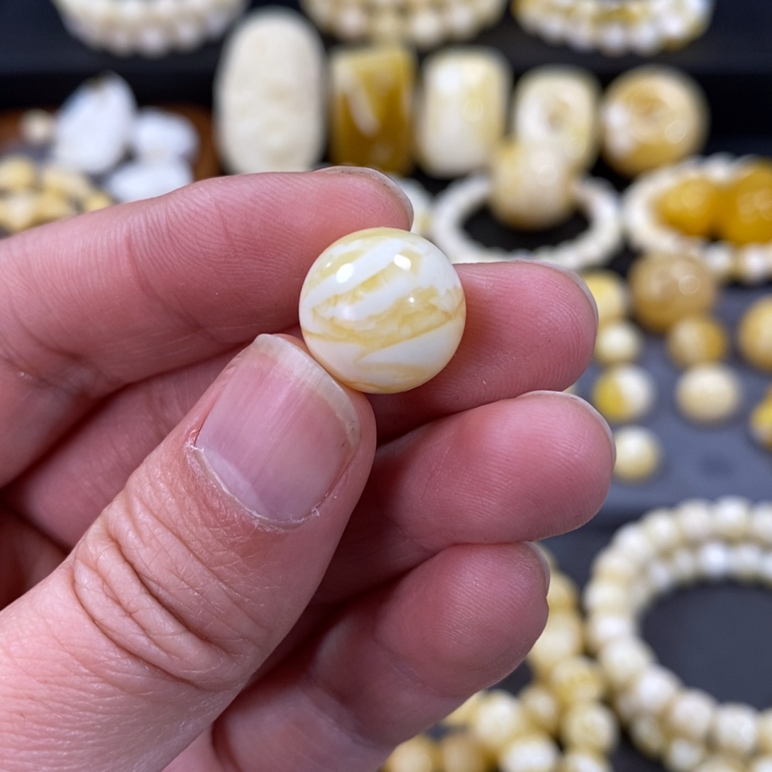 蜜蜡手串未镶嵌瓷白虎皮圆珠13.2