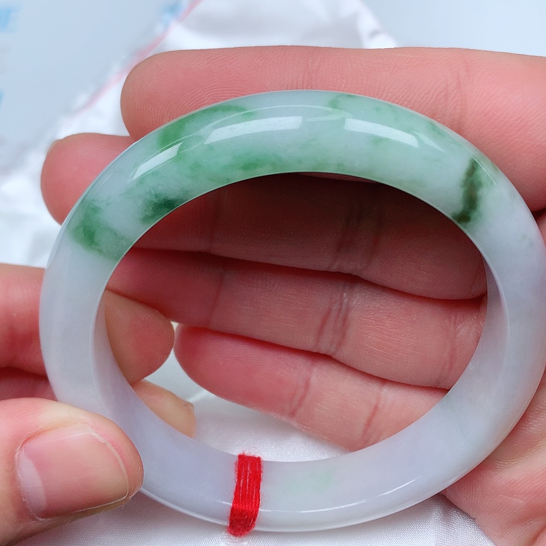 翡翠手镯未镶嵌天然