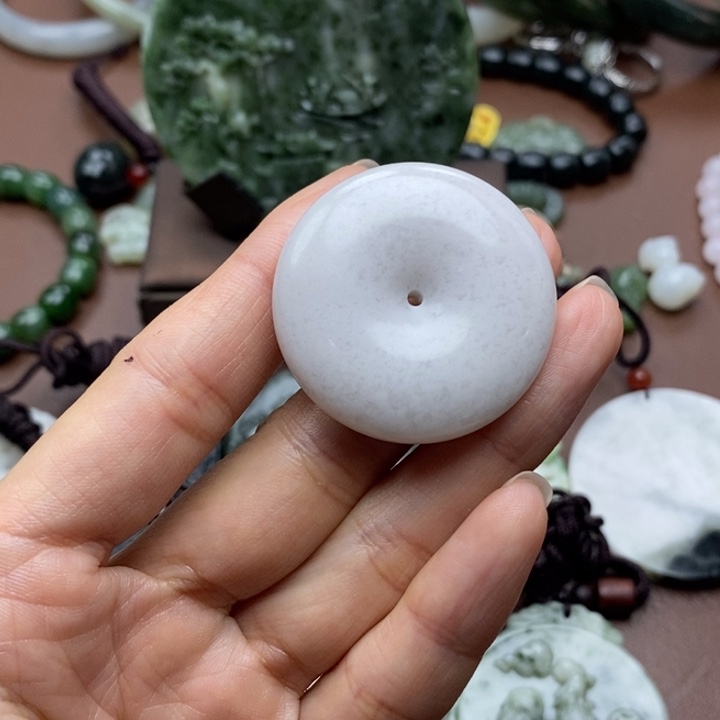 独山玉未镶嵌颈饰