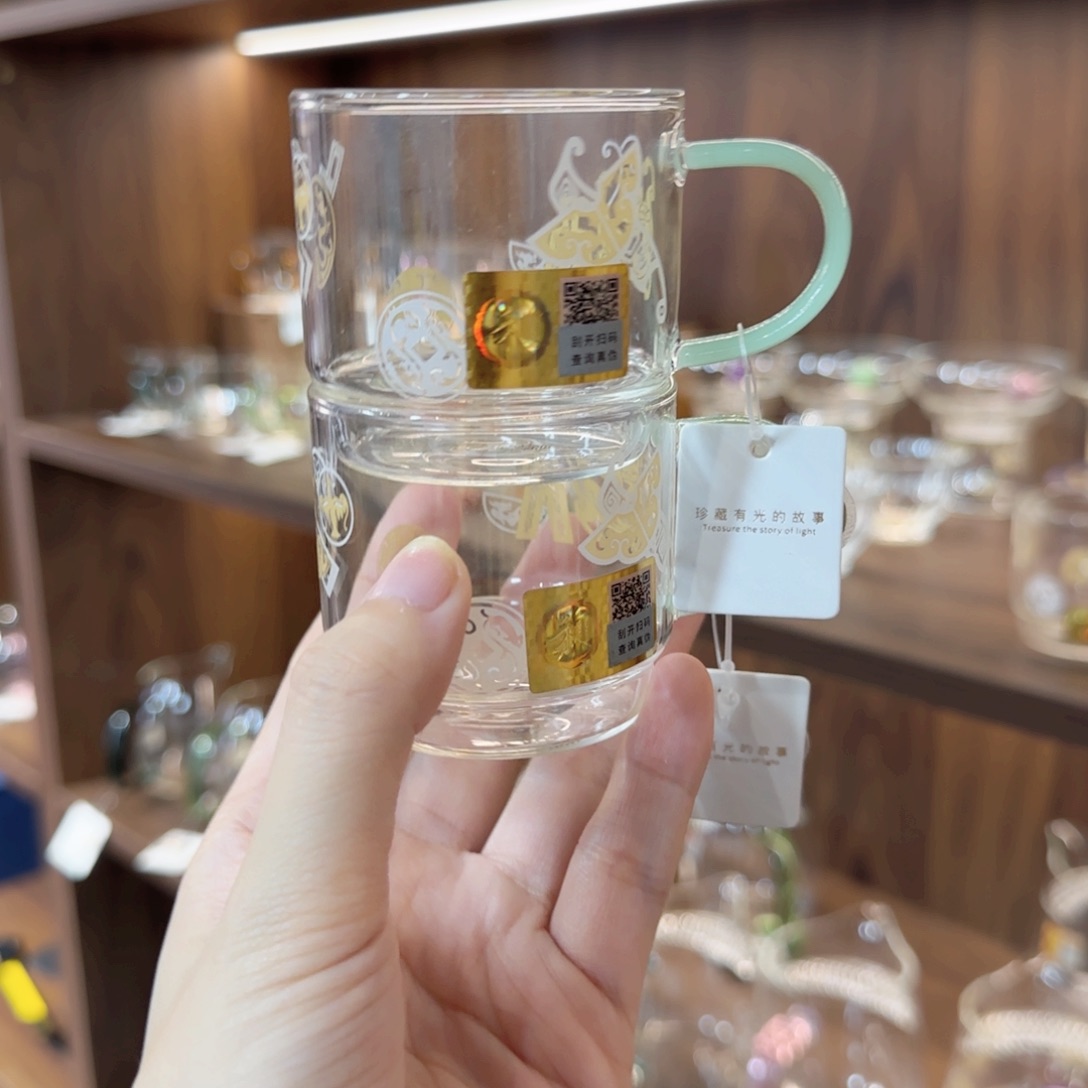 禾器瑞币纹逸杯浅玉色