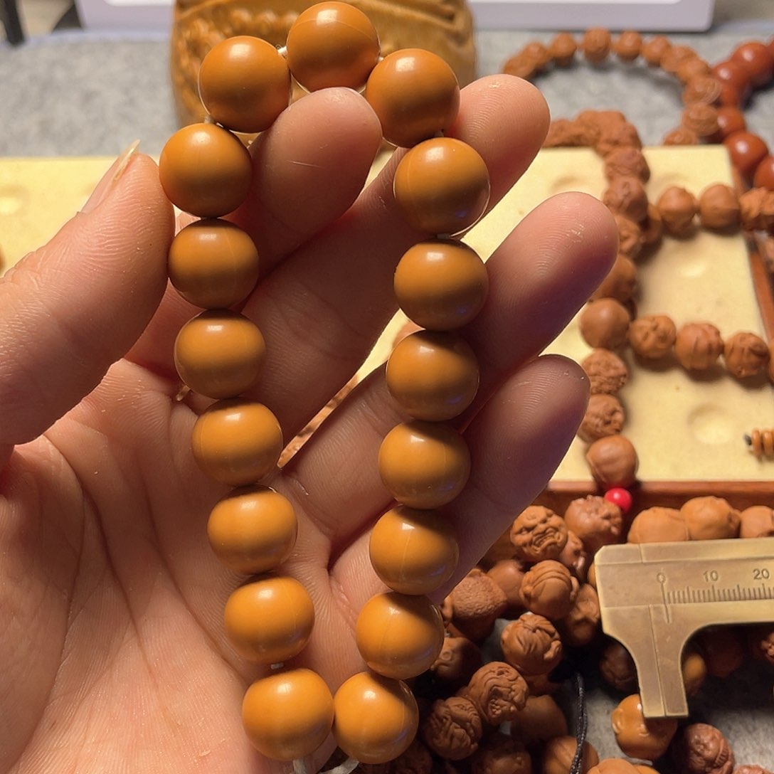 猴头核桃雕刻正圆光珠