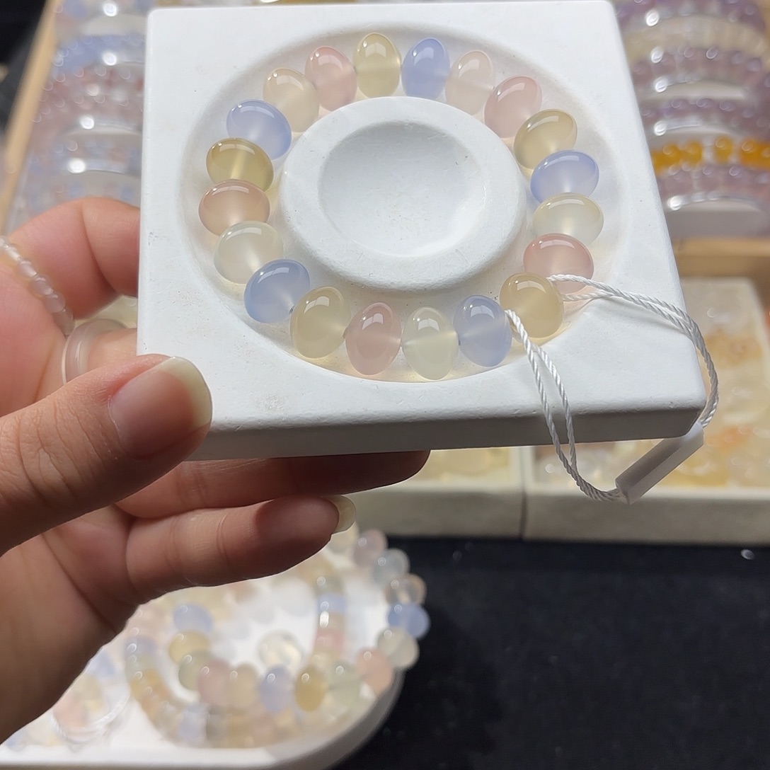 一***生玛瑙/玉髓未镶嵌手链