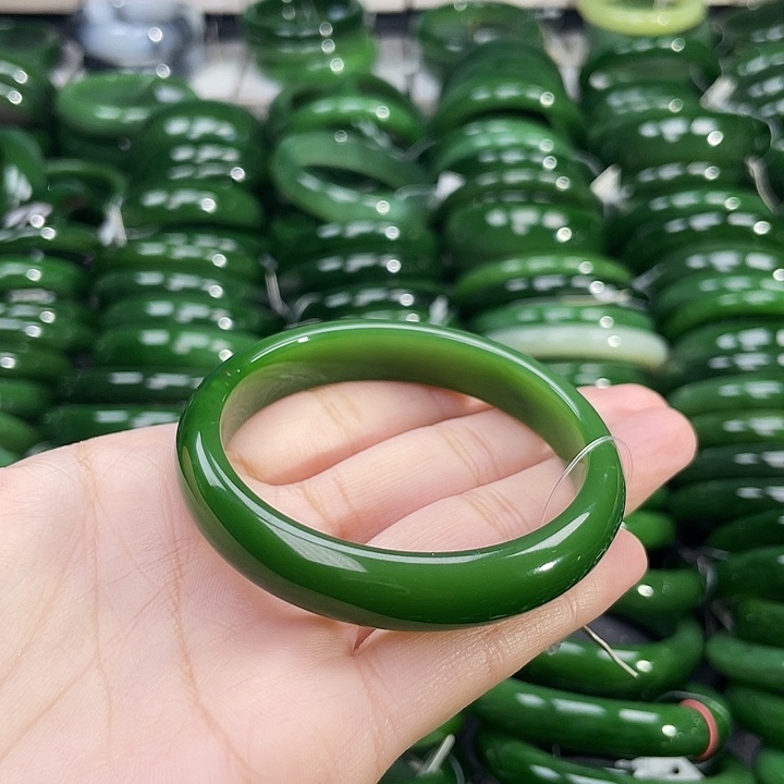 未镶嵌手镯和田玉（碧玉）