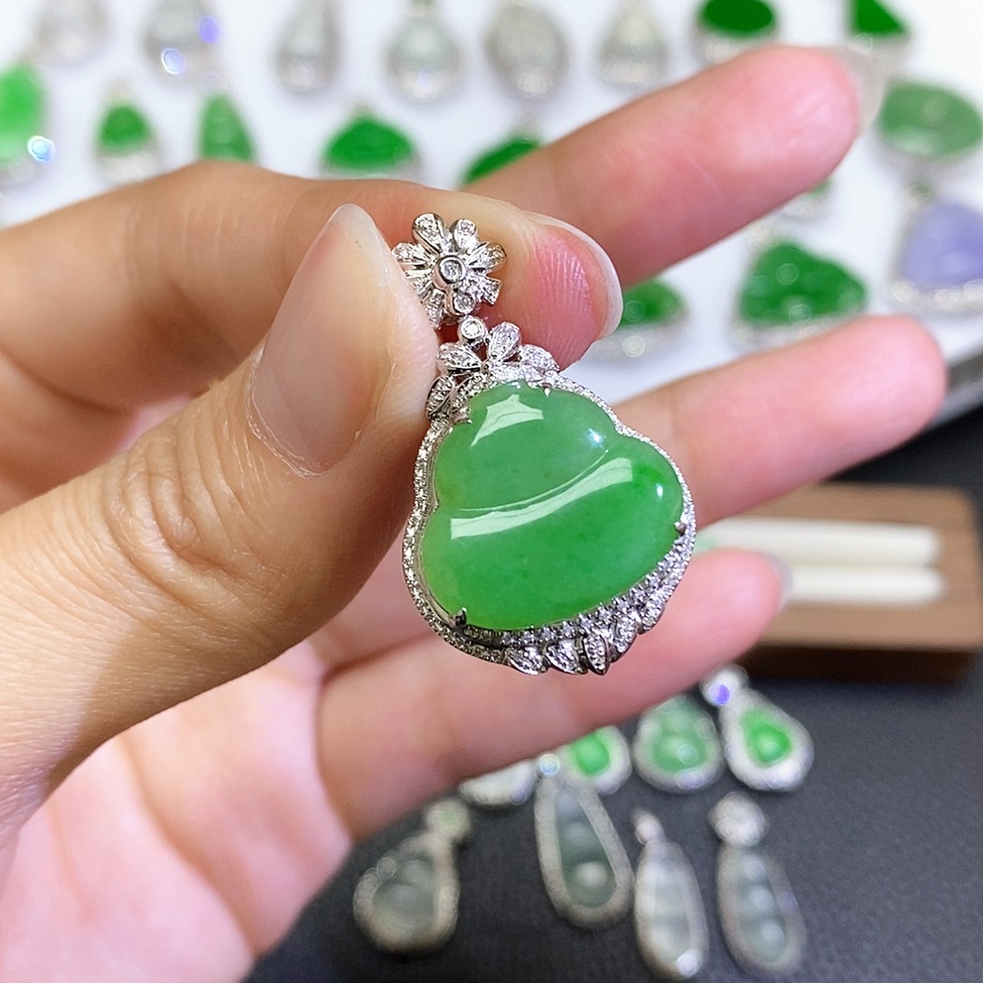 翡翠18K金镶嵌吊坠(不含链)