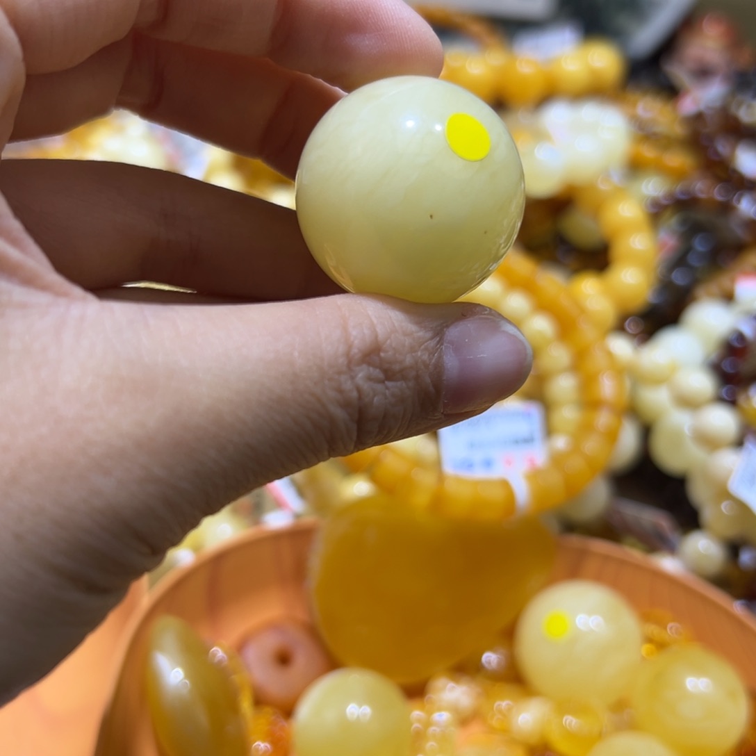 琥珀珠宝奇石未镶嵌