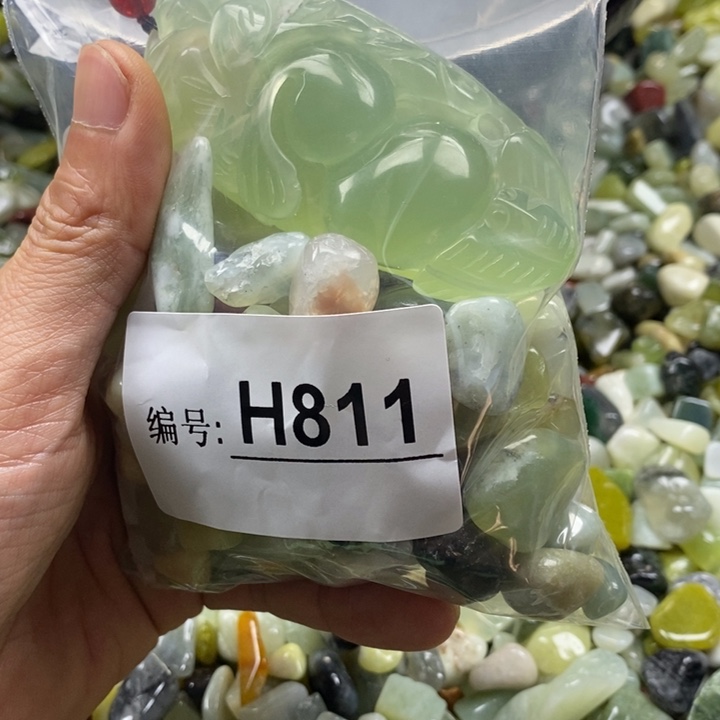 蛇纹石玉鱼缸石未镶嵌