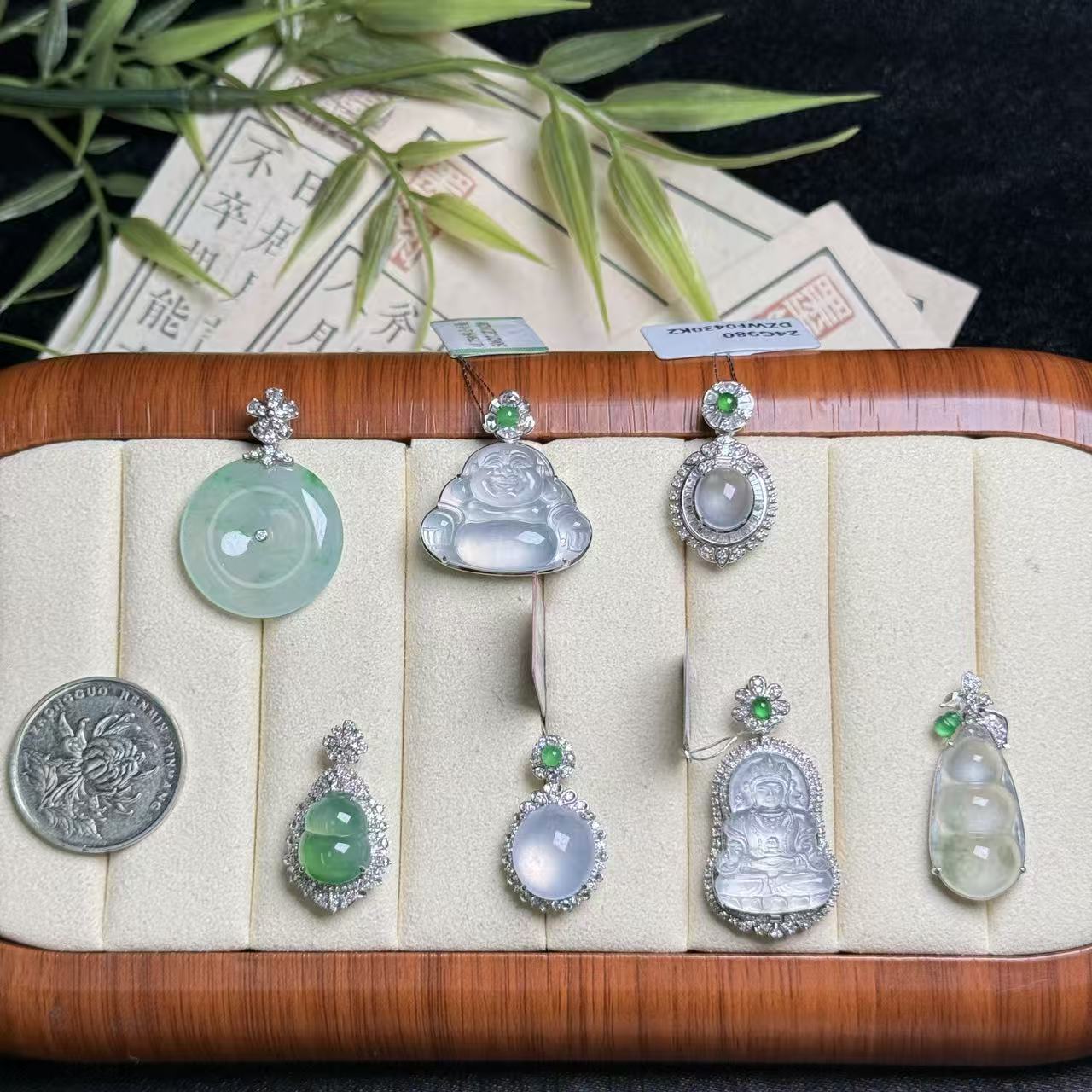 思懿珠宝  18K翡翠吊坠-16800-3-ZGM-多样性发一