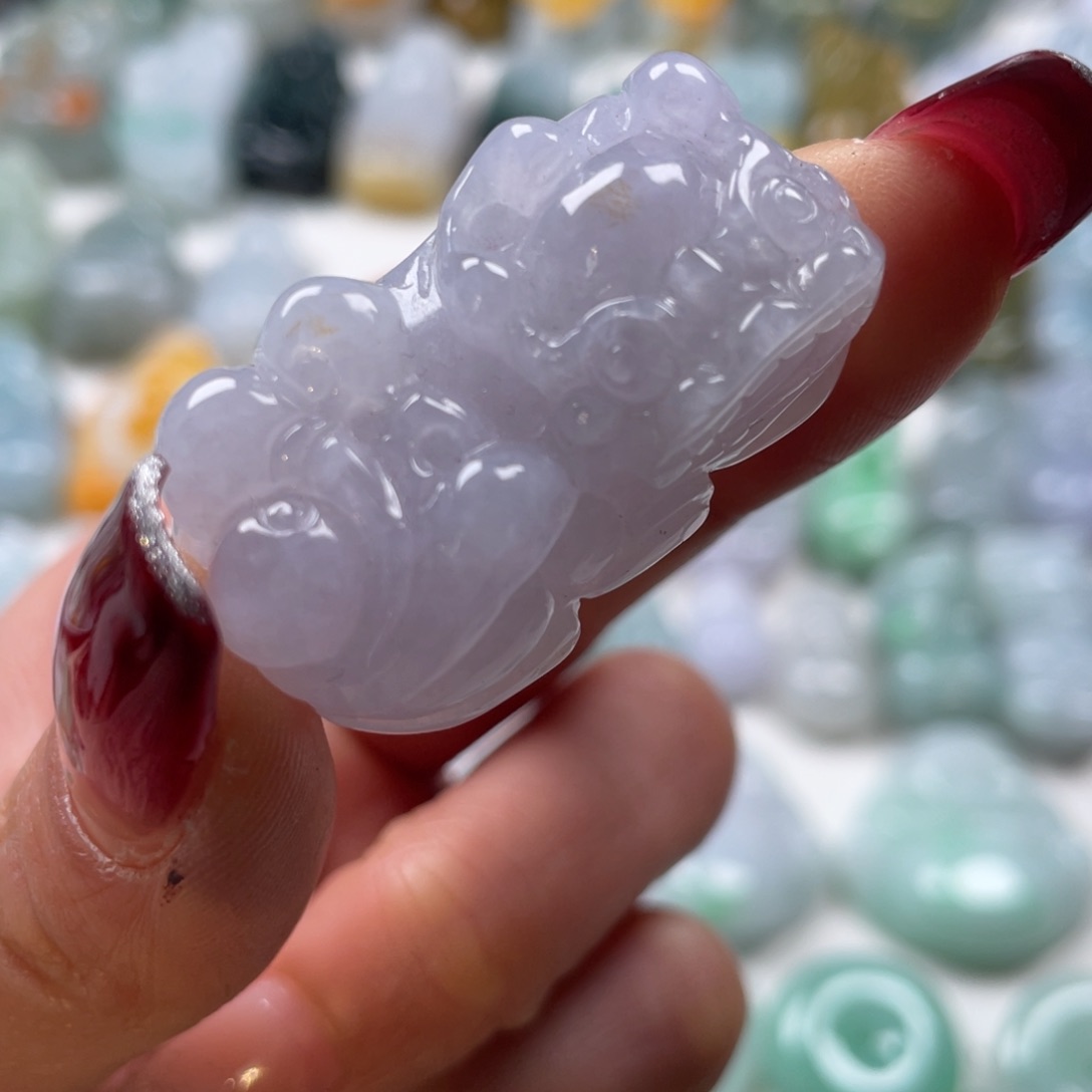 翡翠吊坠(赠链)未镶嵌