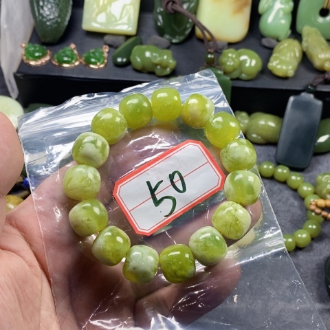 未镶嵌蛇纹石玉手链