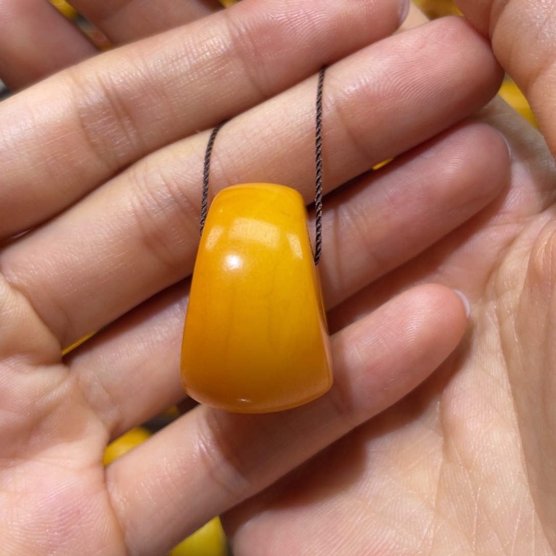 【闪购商品】未镶嵌琥珀裸石马蹄