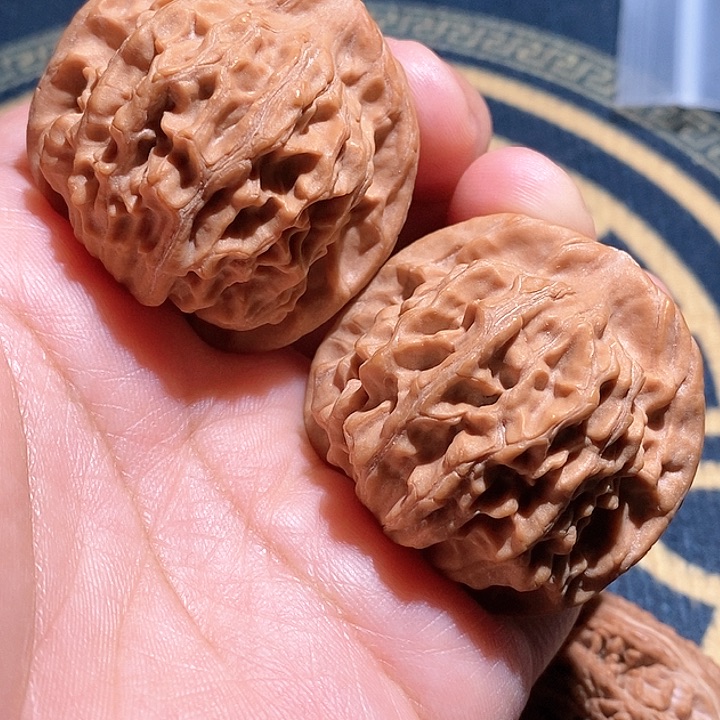 【闪购商品】文玩核桃吊坠幸***呆天地