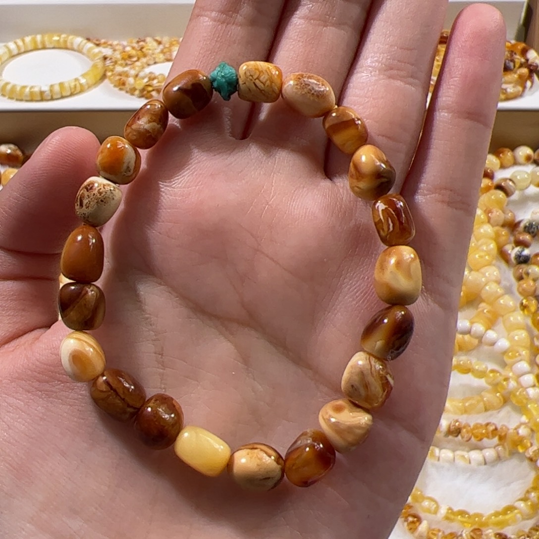 琥珀未镶嵌珠宝奇石浓蜡沁色随型手串