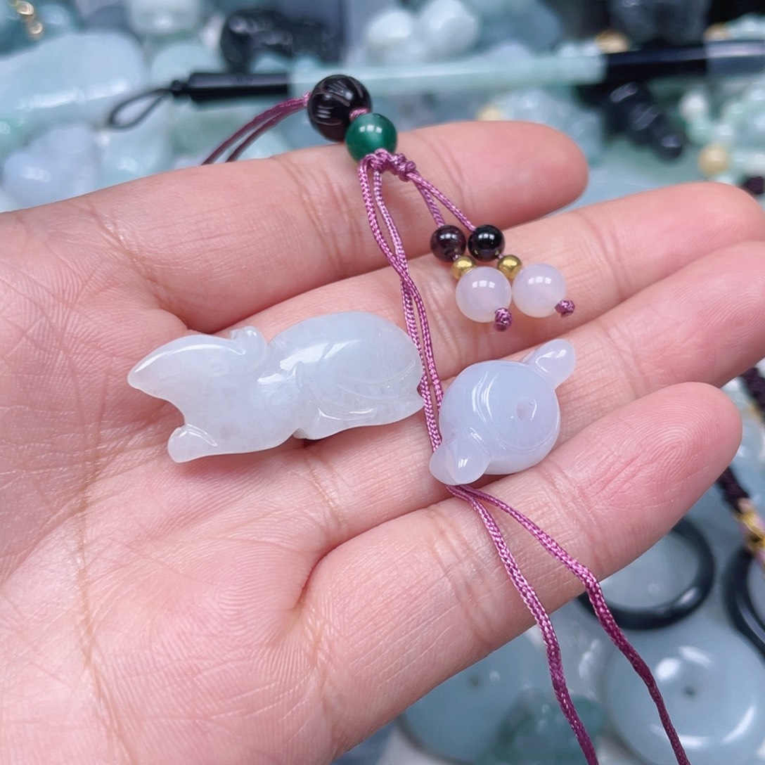 ꧁***꧂翡翠未镶嵌颈饰2件