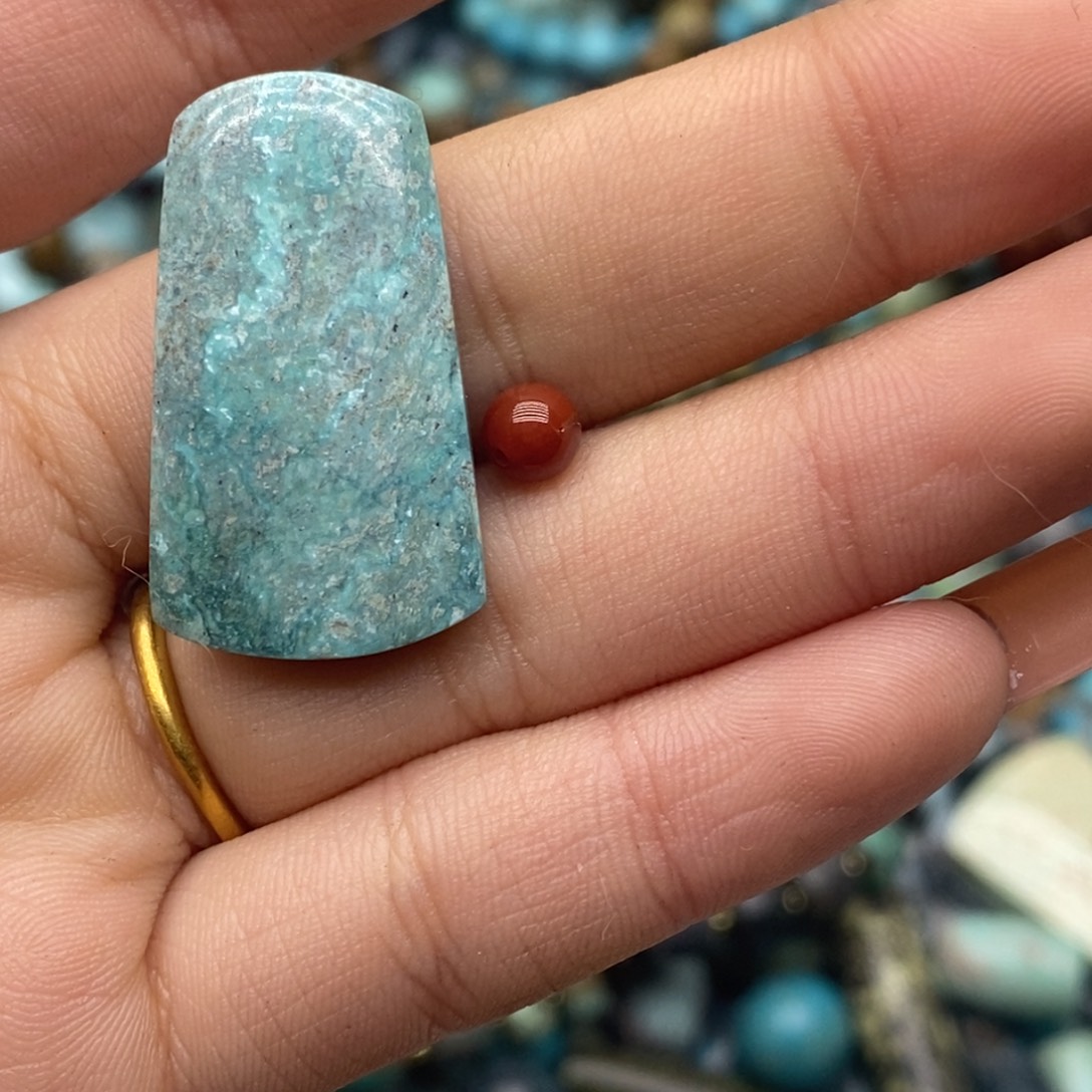 南红玛瑙未镶嵌珠宝奇石