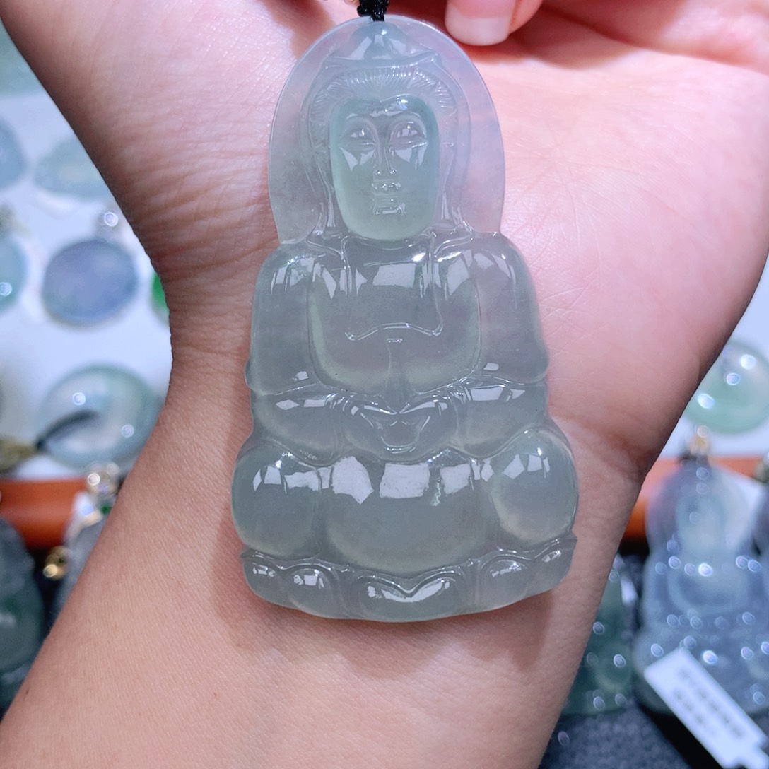 翡翠未镶嵌颈饰观音