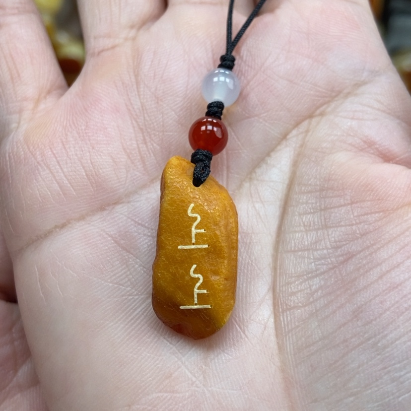 【闪购商品】琥珀颈饰未镶嵌