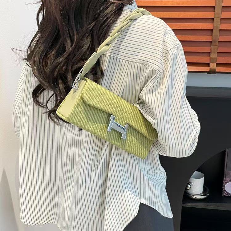 法棍包单肩斜挎新款女包