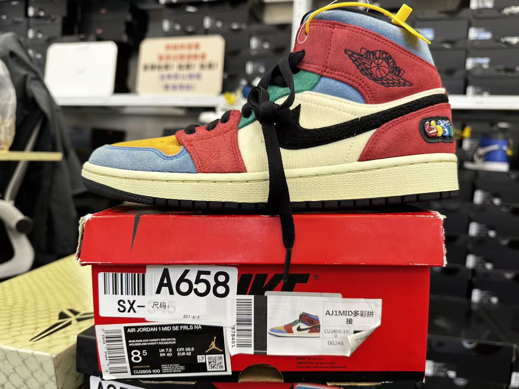 nike  aj1拼接 全新原盒 42码  11月29 bai  A658