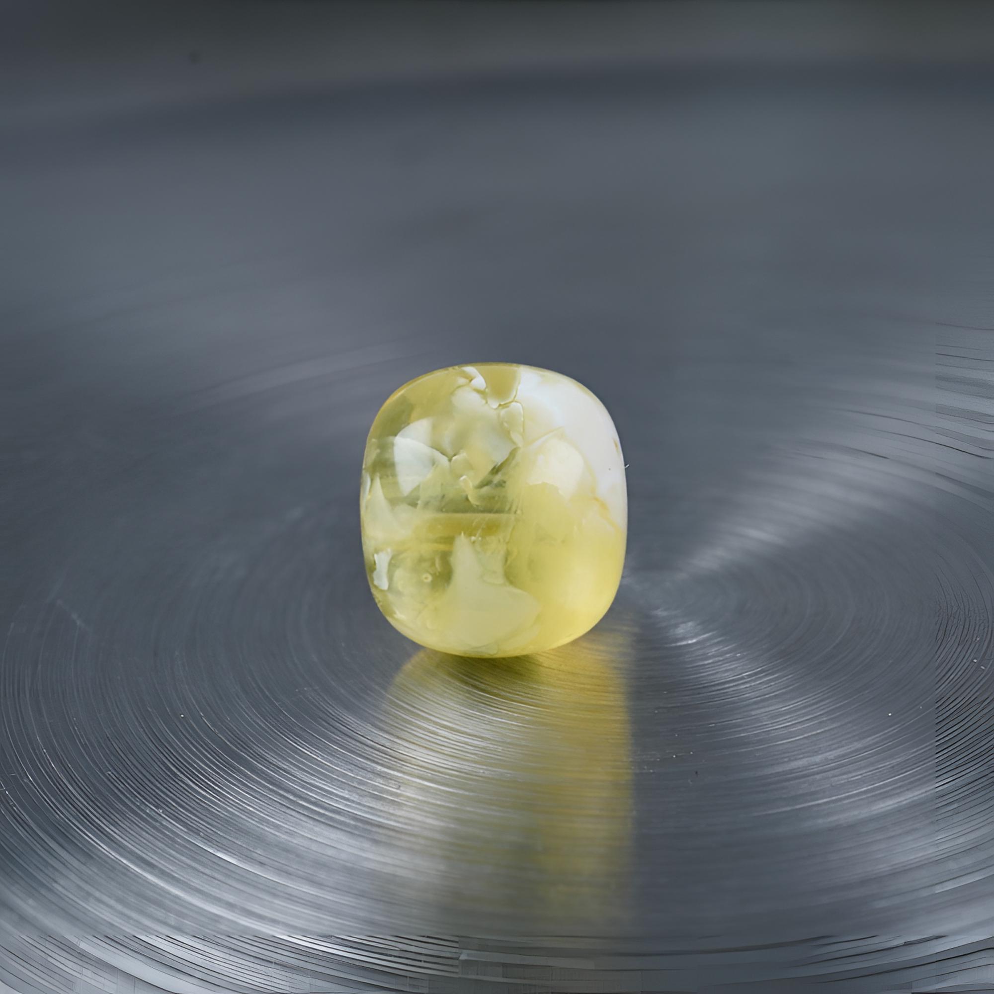 特惠款微瑕金白溶洞蛋花汤老型尺寸9.6*8.6mm天然琥珀蜜蜡配饰