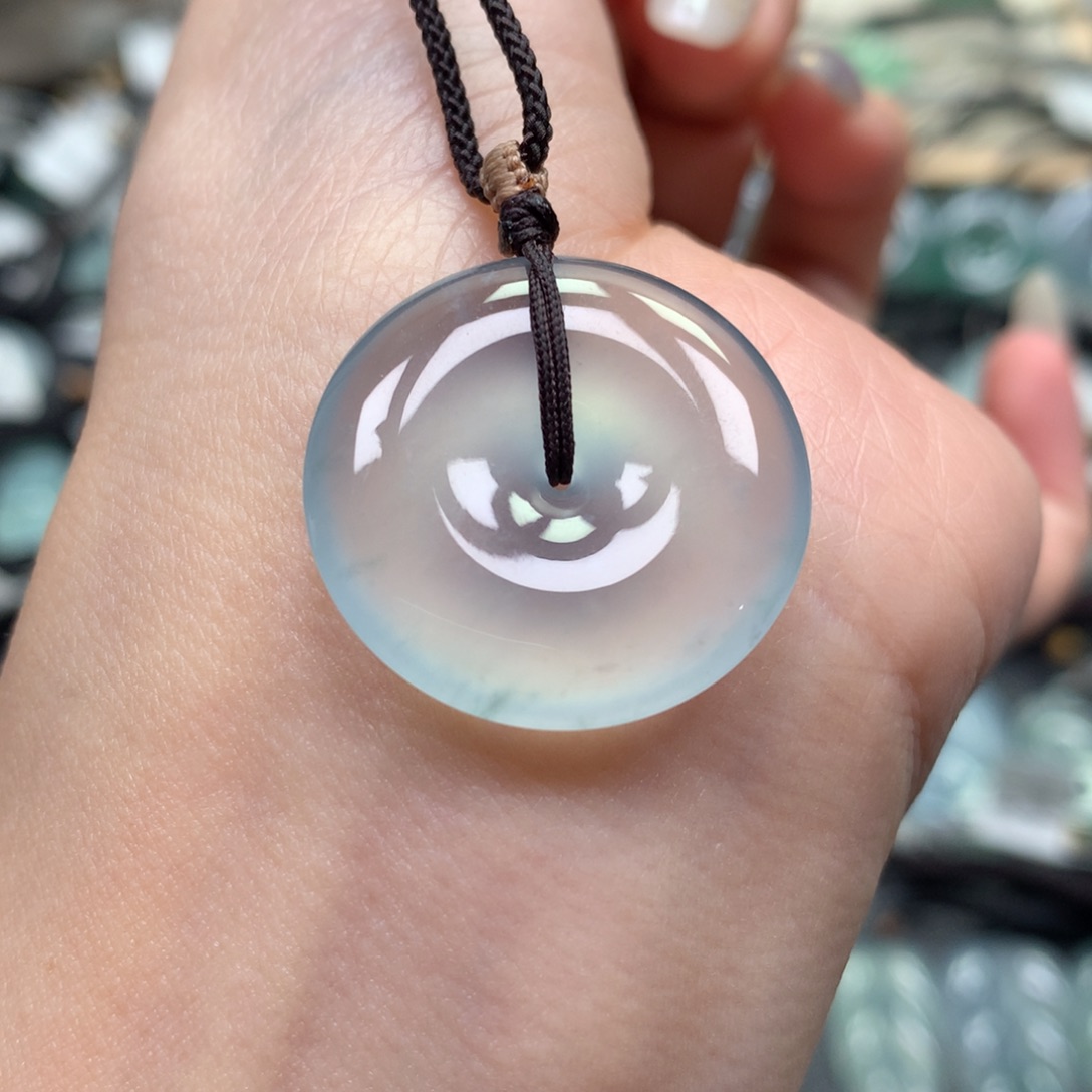 翡翠颈饰未镶嵌扣子