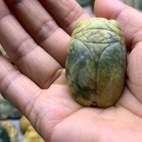 【闪购商品】未镶嵌岫岩河磨玉（透闪石质玉）把件