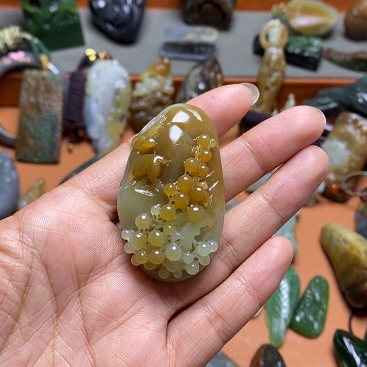 和田玉颈饰未镶嵌