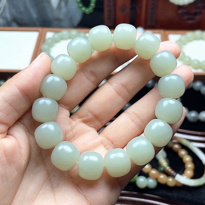 星***幽手串未镶嵌和田玉