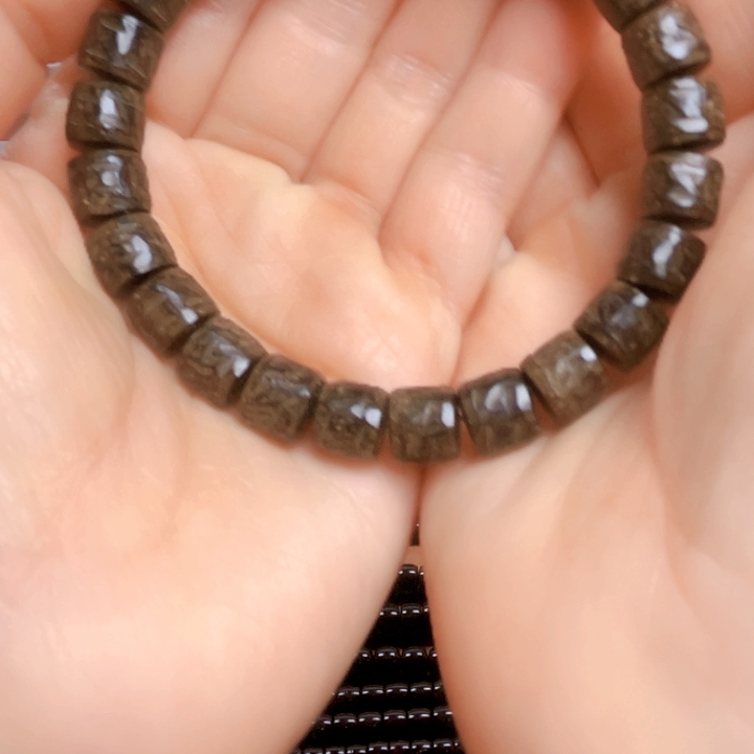 秦***涛木质类原生态9✖️8峰芒手串