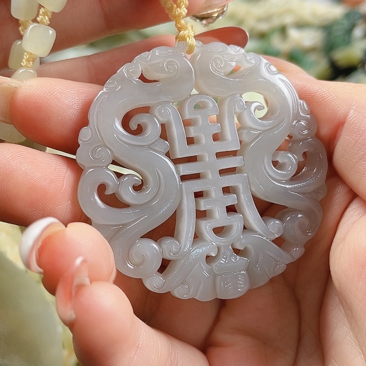 和田玉未镶嵌颈饰