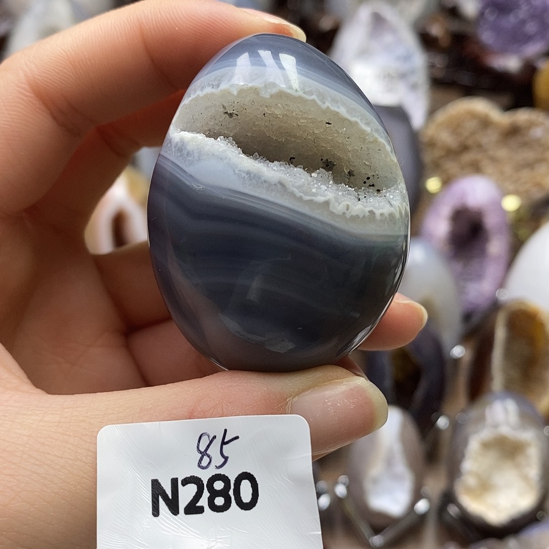 未镶嵌水晶大型摆件（非配饰）