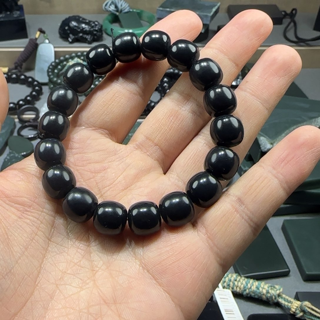 和田玉（墨玉）手串未镶嵌