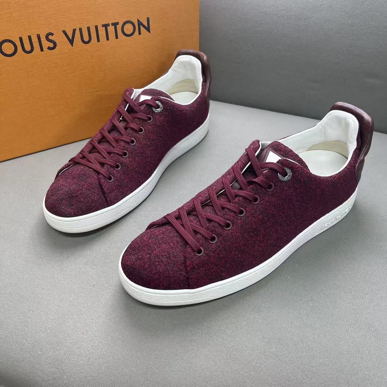 95新 LouisVuitton/路易威登 酒红色透气舒适双后尾系带板鞋 41码