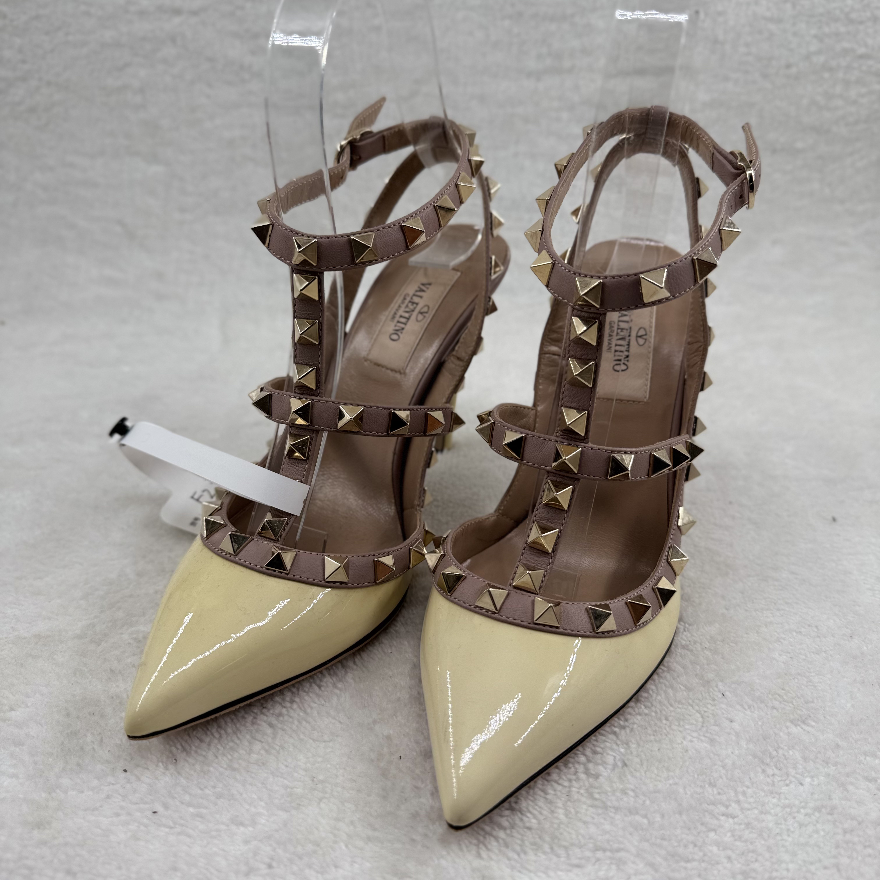 99新 Valentino/华伦天奴 小鸡黄双环铆钉高跟凉鞋/35.5码/FZ390