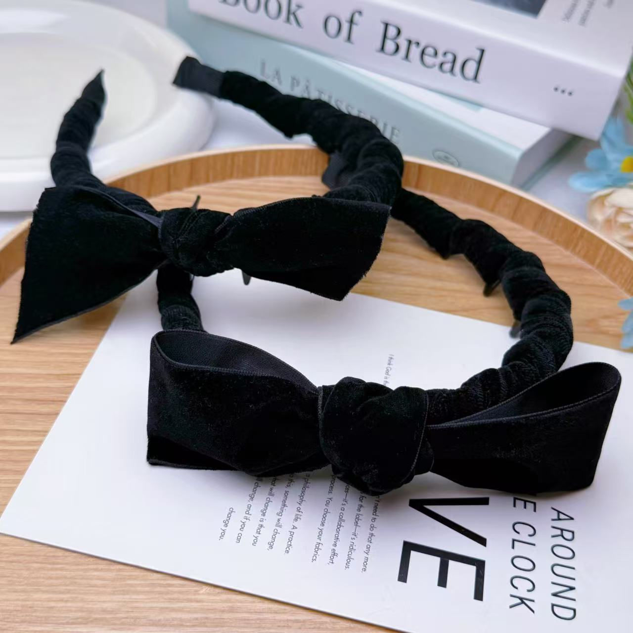 KQE/赫本风甜美发箍高级丝绒蝴蝶结多齿防滑头箍经典复古百搭头饰