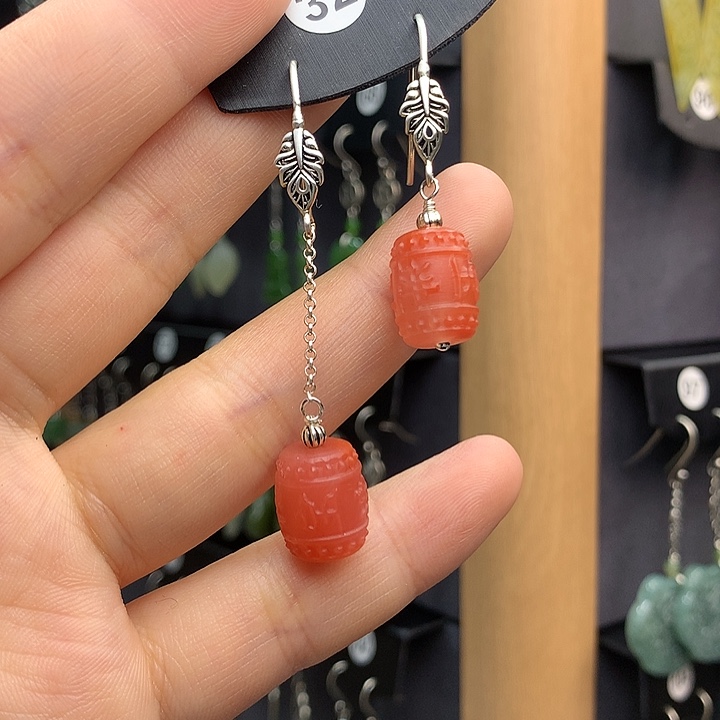 南红玛瑙耳饰银S925镶嵌小*董