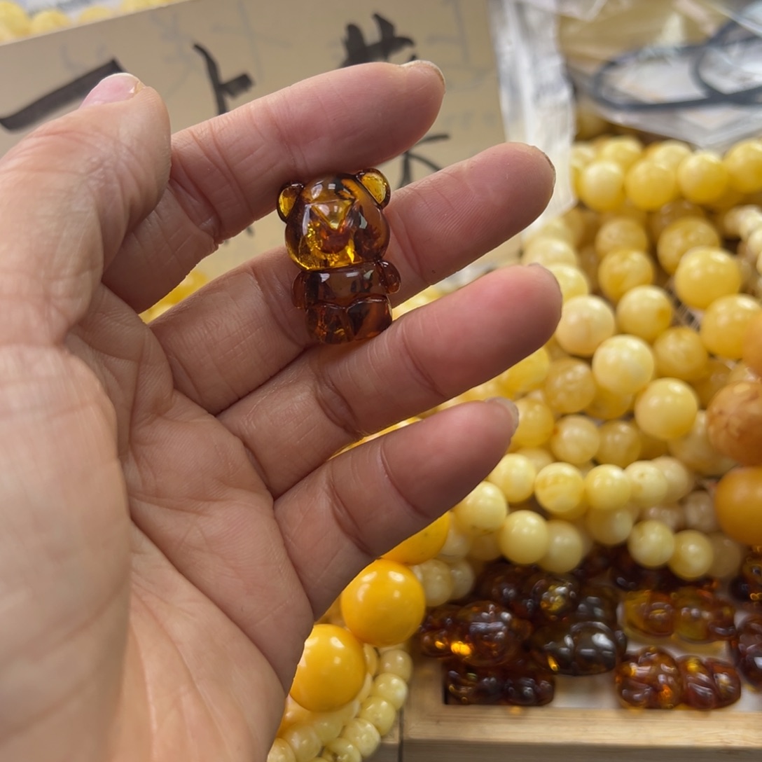 琥珀珠宝奇石未镶嵌