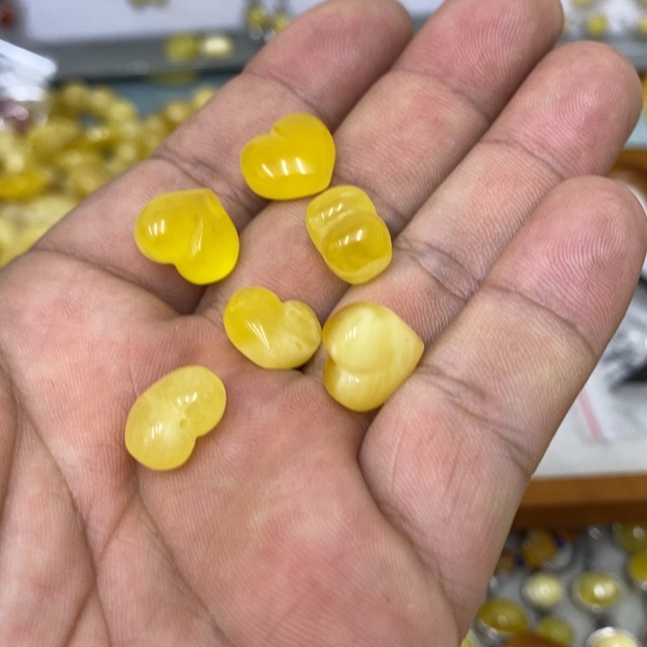 蜜蜡未镶嵌裸石多样性发货其一