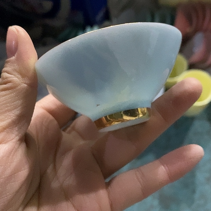 摆件陶蓝色描金手绘斗笠杯