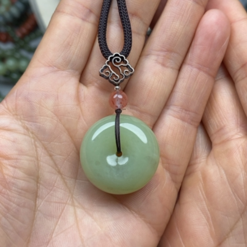【闪购商品】未镶嵌岫岩河磨玉（透闪石质玉）挂件