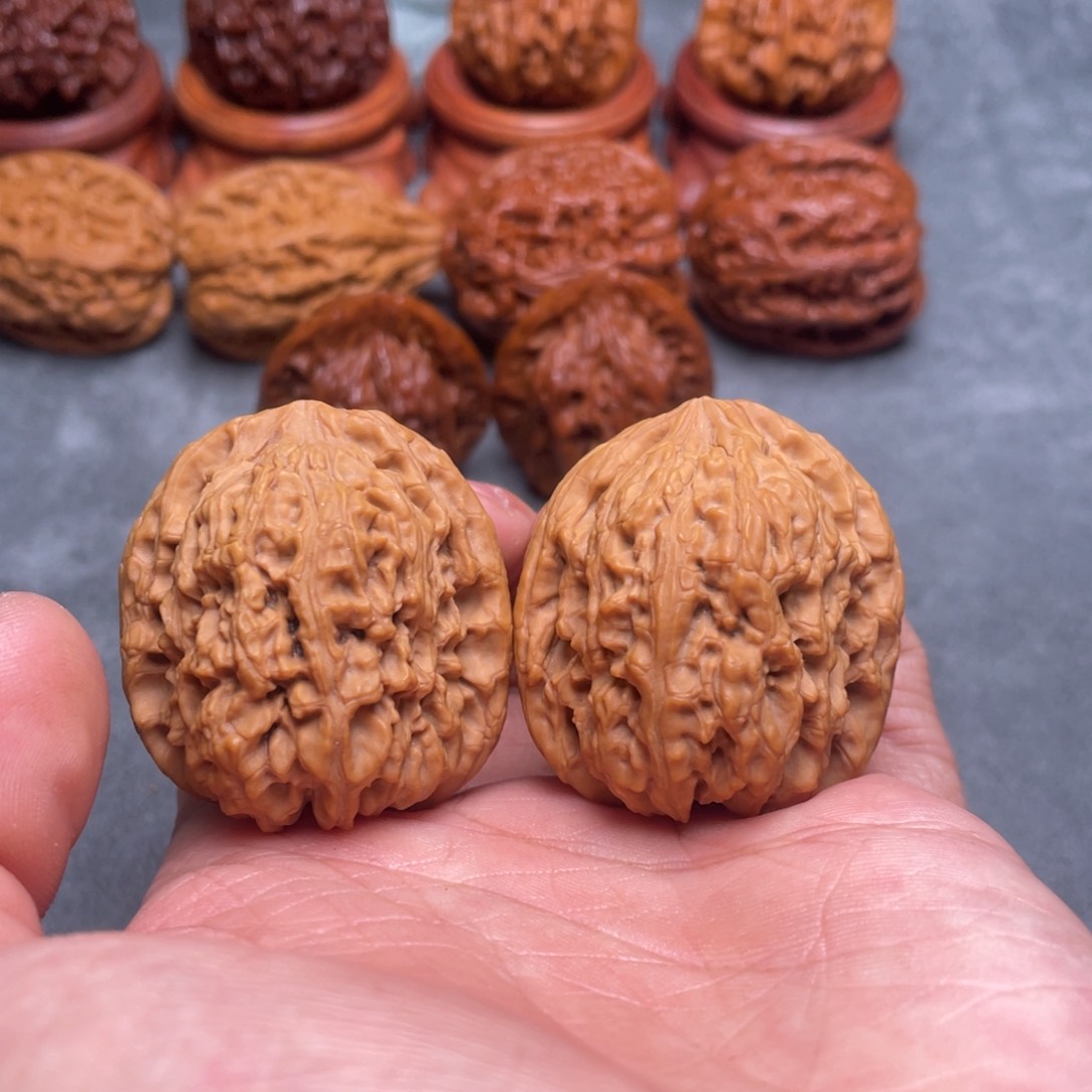 文玩核桃吊坠38边全品南疆石