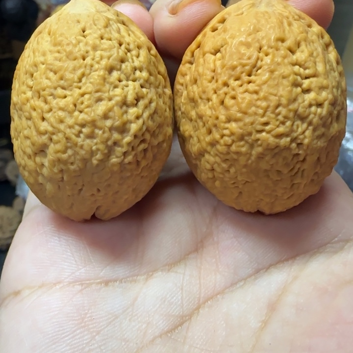 吊坠文玩核桃鱼子纹炮弹36