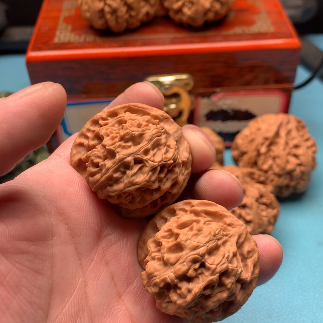 文玩核桃吊坠苹果