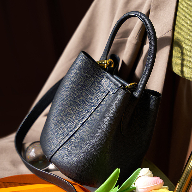 【初阳甄选】J-6191-黑色轻奢潮流经典小众女包