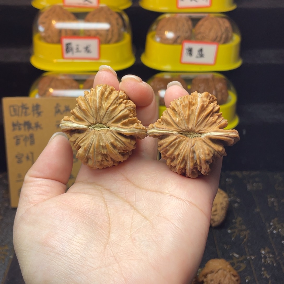 文玩核桃吊坠四座楼44尺