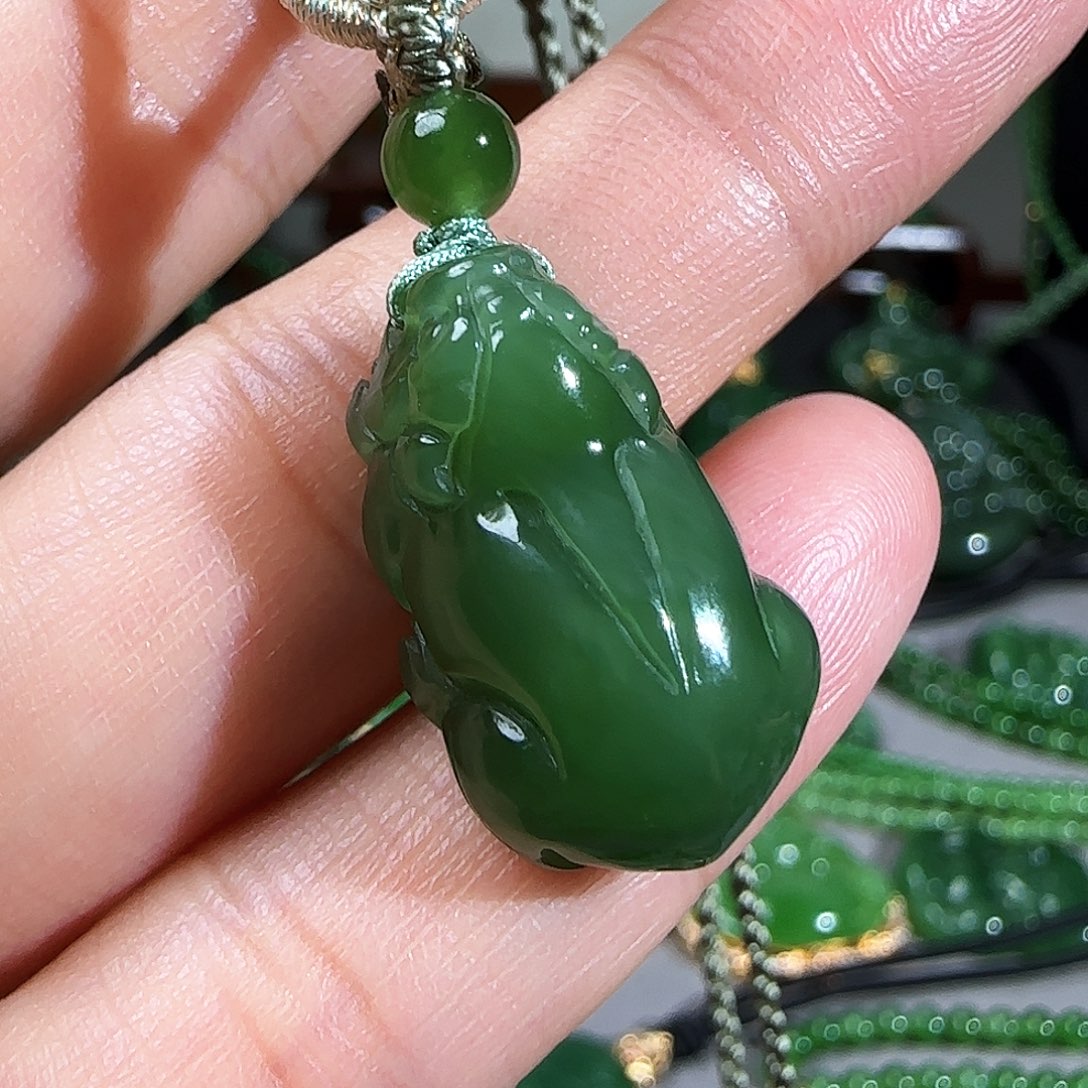 和田玉（碧玉）颈饰未镶嵌