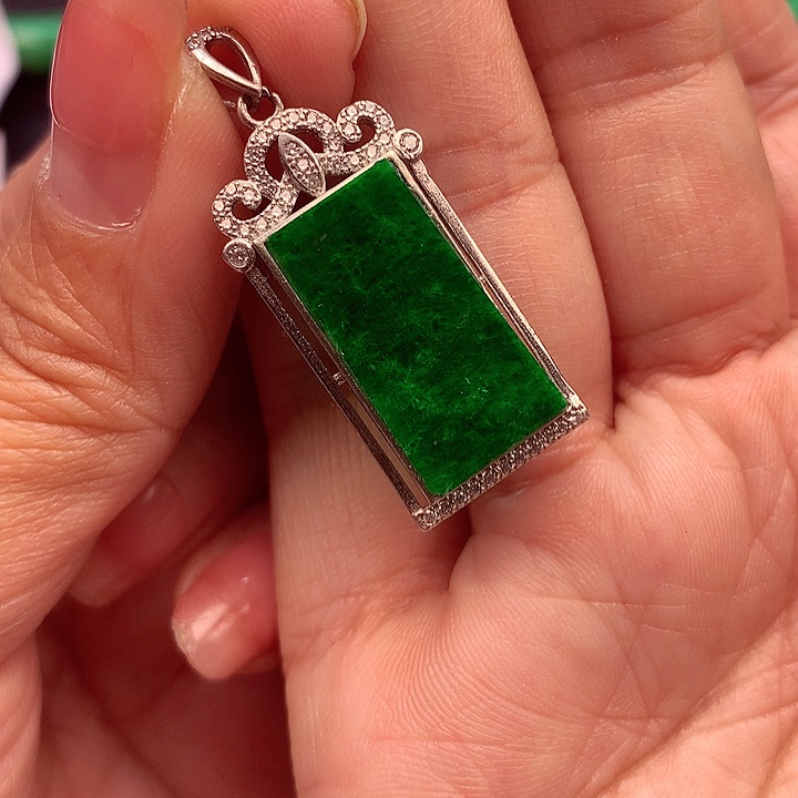 翡翠颈饰银S925镶嵌翡翠