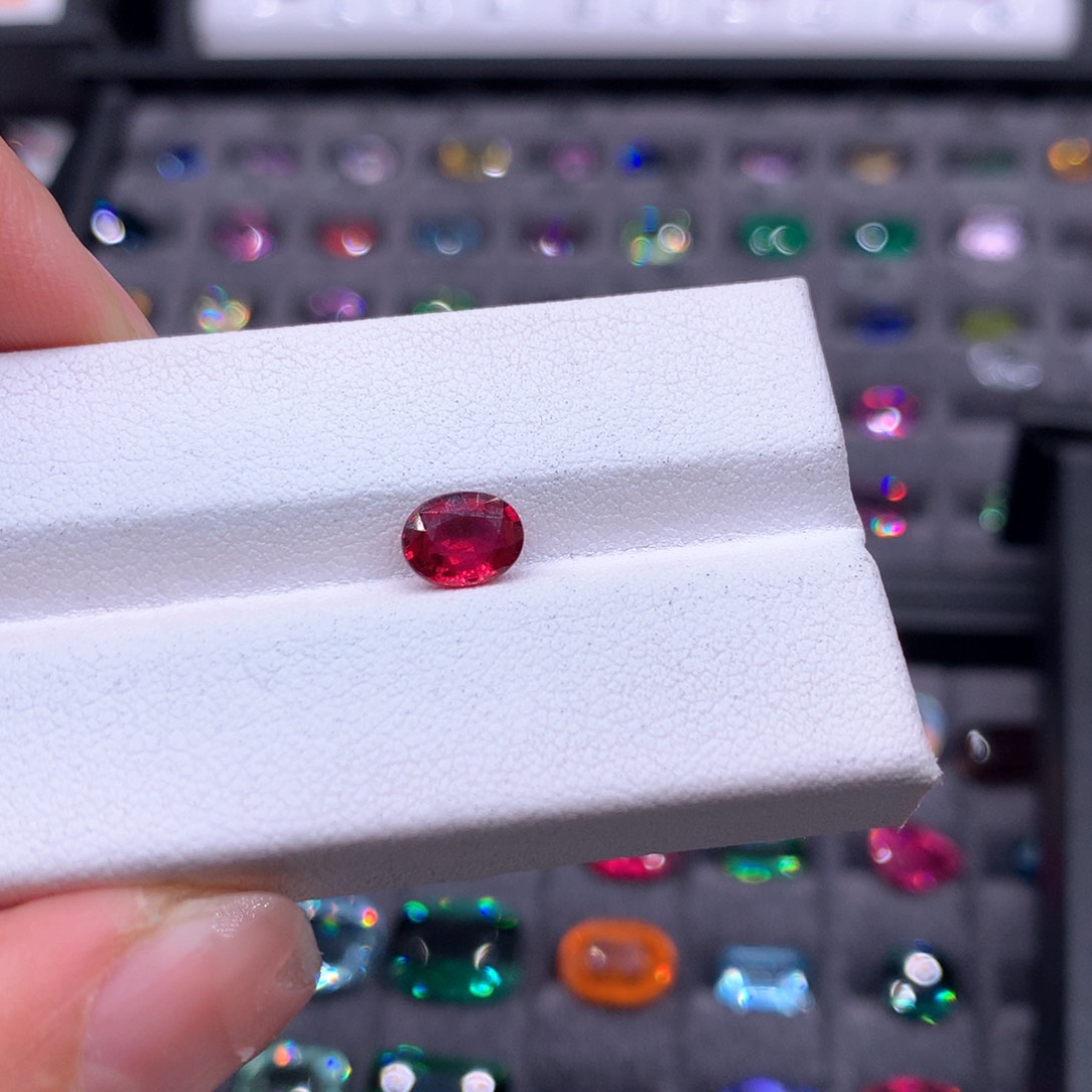 红宝石珠宝奇石未镶嵌